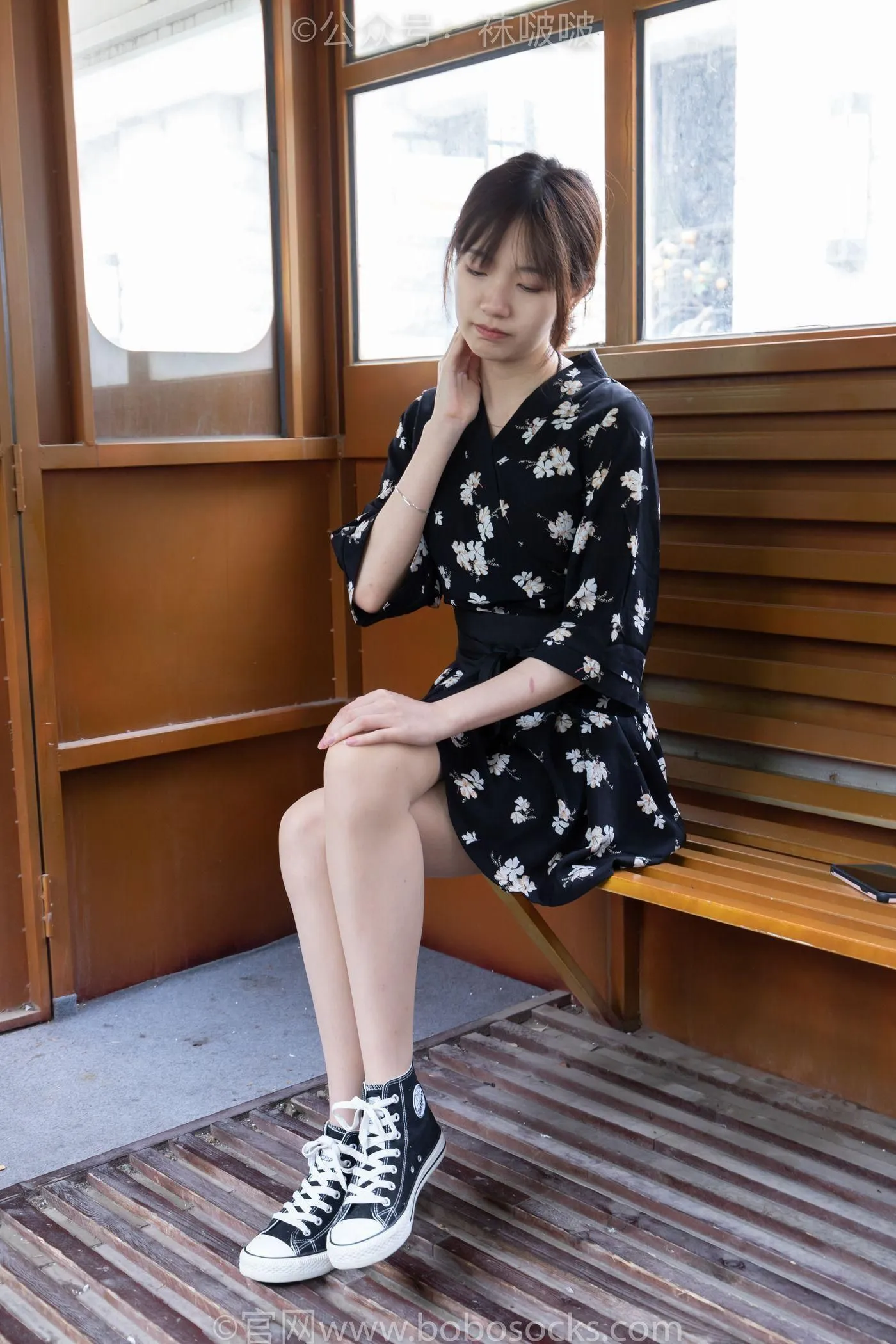 [BoBoSocks袜啵啵]NO.013 小甜豆-匡威帆布鞋、浅灰色短棉袜、肉丝 [132P]插图2